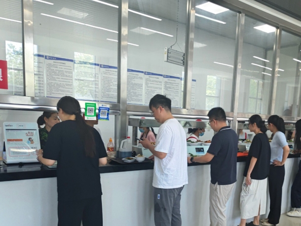 破解企業食安管理四大痛點，企業智慧食堂食安監管平臺成剛需